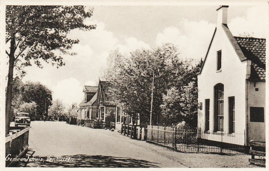 Venhuizen - Gemeentehuis, Verzamelen, Ansichtkaarten | Nederland, Verzenden, 1920 tot 1940, Ongelopen, Noord-Holland