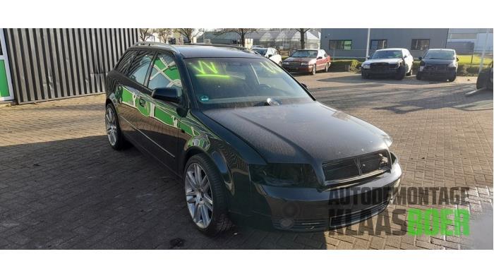Scherm rechts-voor van een Audi A4 (LY9B), Gebruikt, -, -, -