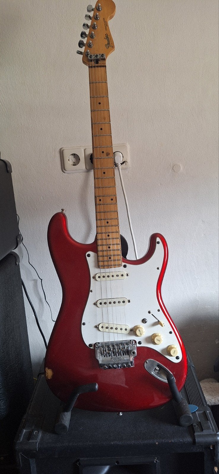 Fender stratocaster 1984 made in japan evt + hotrail pickup, Ophalen of Verzenden, Gebruikt, Solid body, Fender