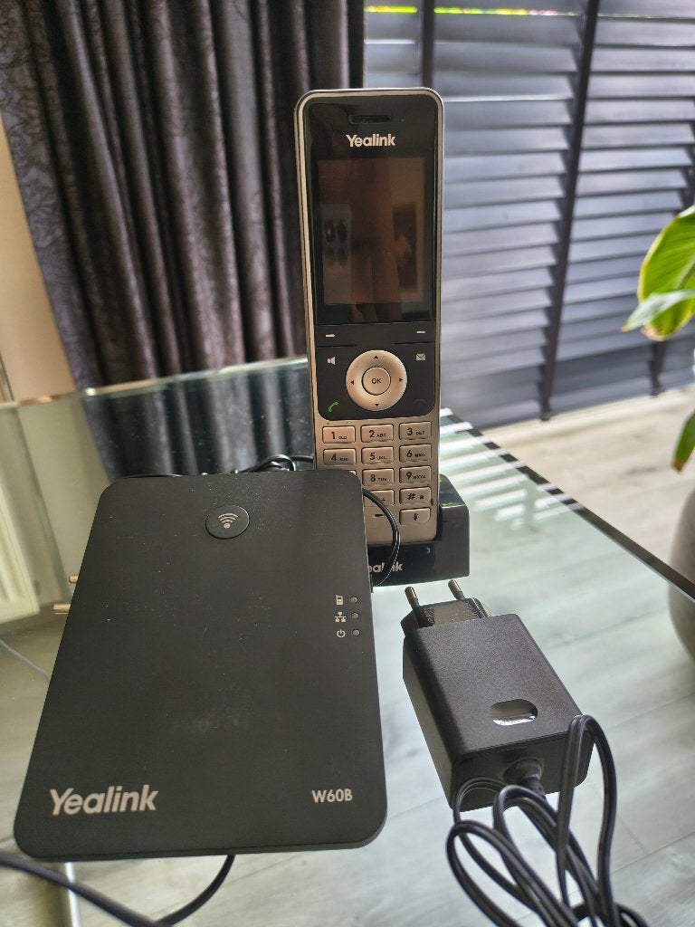vaste telefoon Yealink W60b set, Ophalen, Zo goed als nieuw, 1 handset