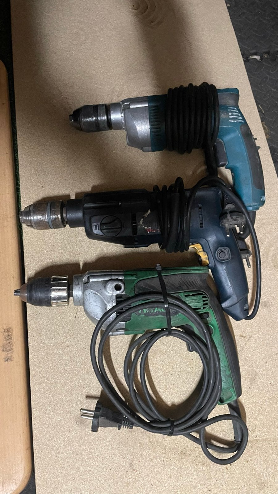 Partij van 3 gebruikte boormachines - Makita, Bosch, Hitachi, Boormachine, Variabele snelheid, Ophalen of Verzenden, Gebruikt