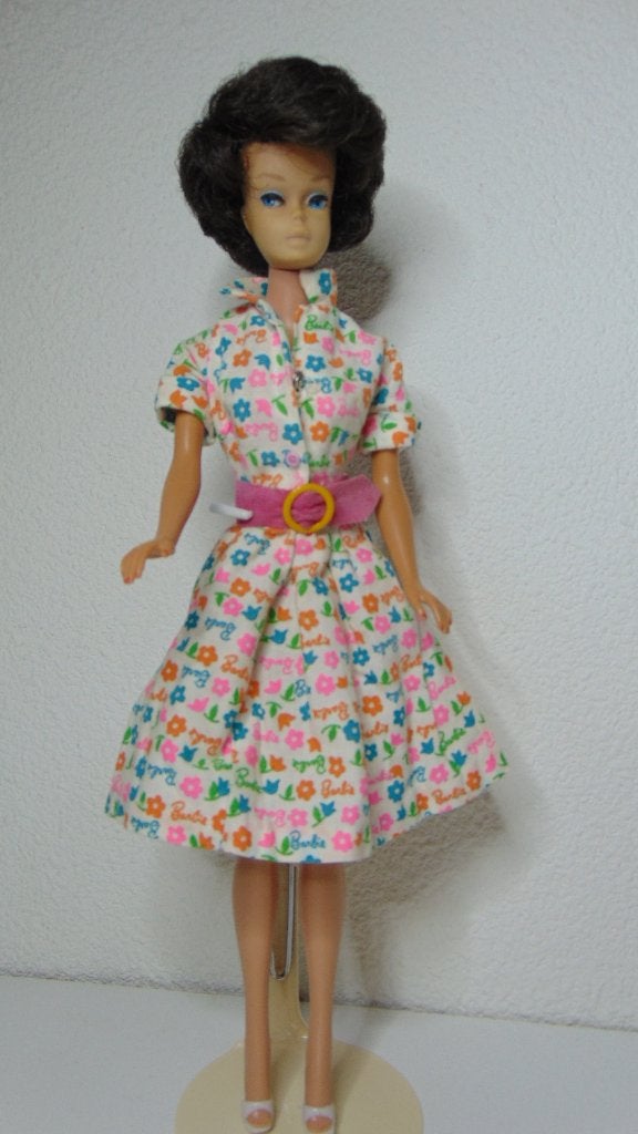 Mooie donker harige sidepart Bubble cut Barbie, Ophalen of Verzenden, Gebruikt, Pop