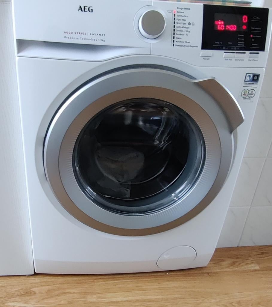 AEG 6000 SERIES LAVAMAT Wasmachine ProSense Technology, Witgoed en Apparatuur, Wasmachines, Ophalen, 1200 tot 1600 toeren, 8 tot 10 kg