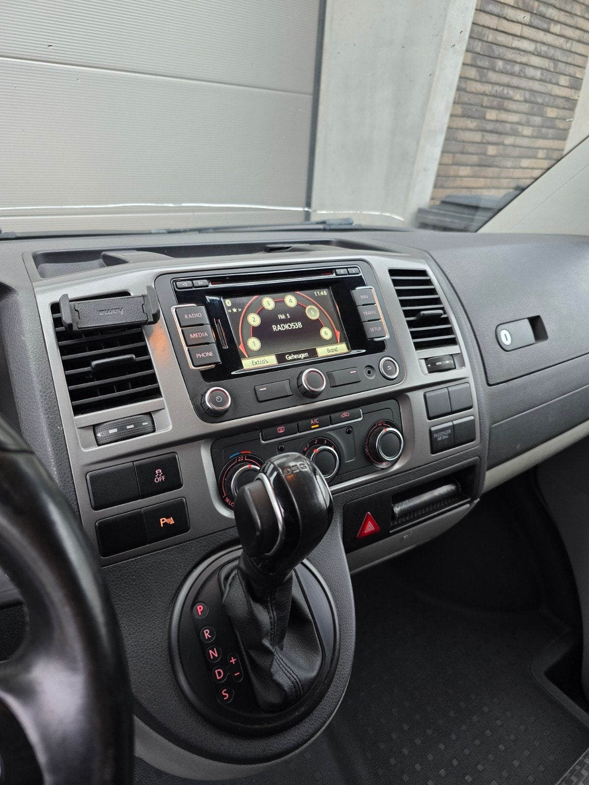 Foto 9 van Volkswagen Transporter 2.0 TDI 103KW Business VAN 2014