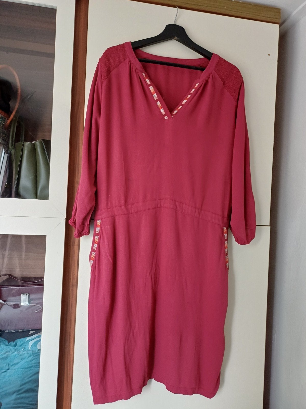 Prachtige YESTA jurk. ZGAN, Kleding | Dames, Jurken, Ophalen of Verzenden, Zo goed als nieuw, Maat 46/48 (XL) of groter, Onder de knie