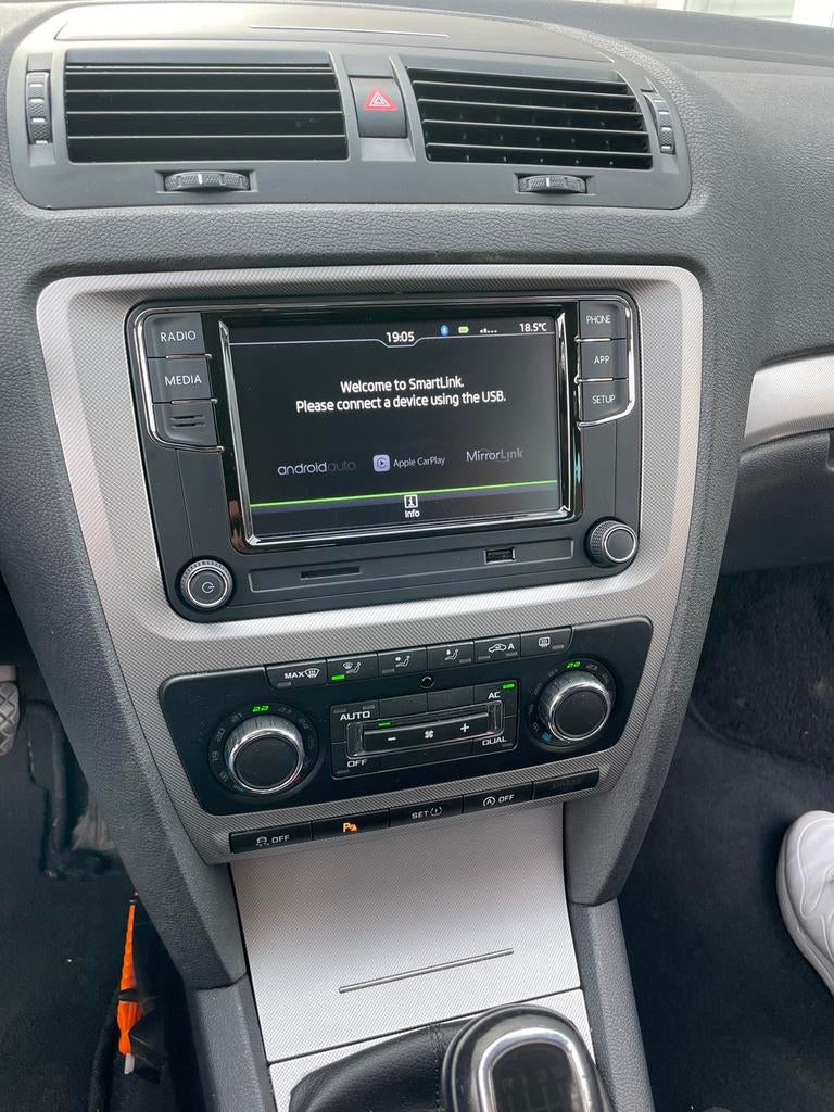 SKODA RCD 360 PRO Apple carplay navi, Ophalen of Verzenden, Nieuw
