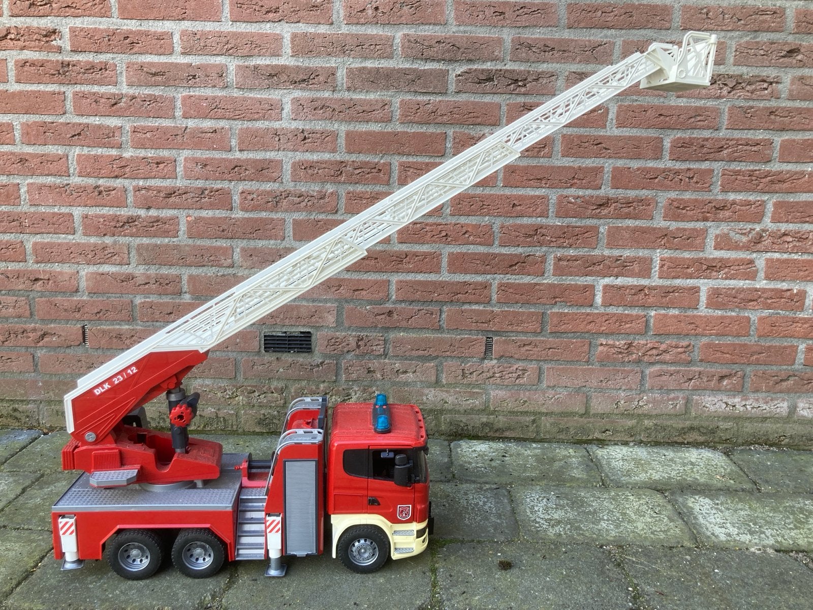 Bruder Scania Brandweerwagen 55 cm met Uitschuifbare Ladder, Ophalen, Gebruikt