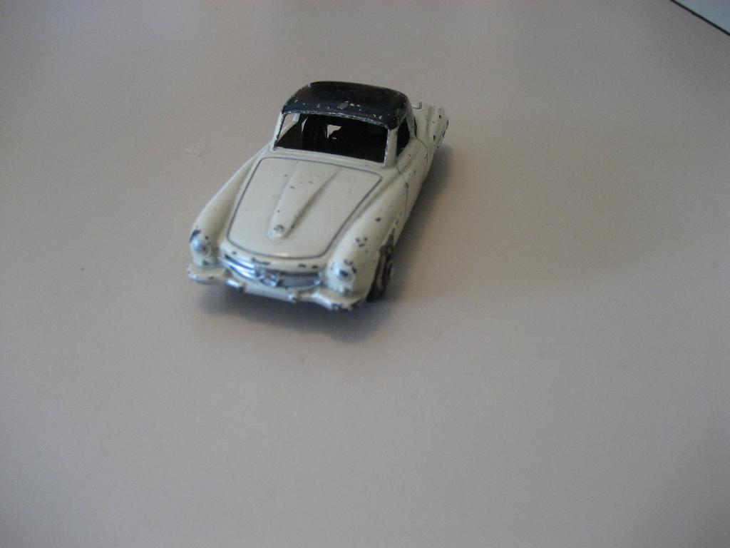 Dinky Toys 24H Mercedes 190SL, Verzenden, Gebruikt, Auto, Dinky Toys