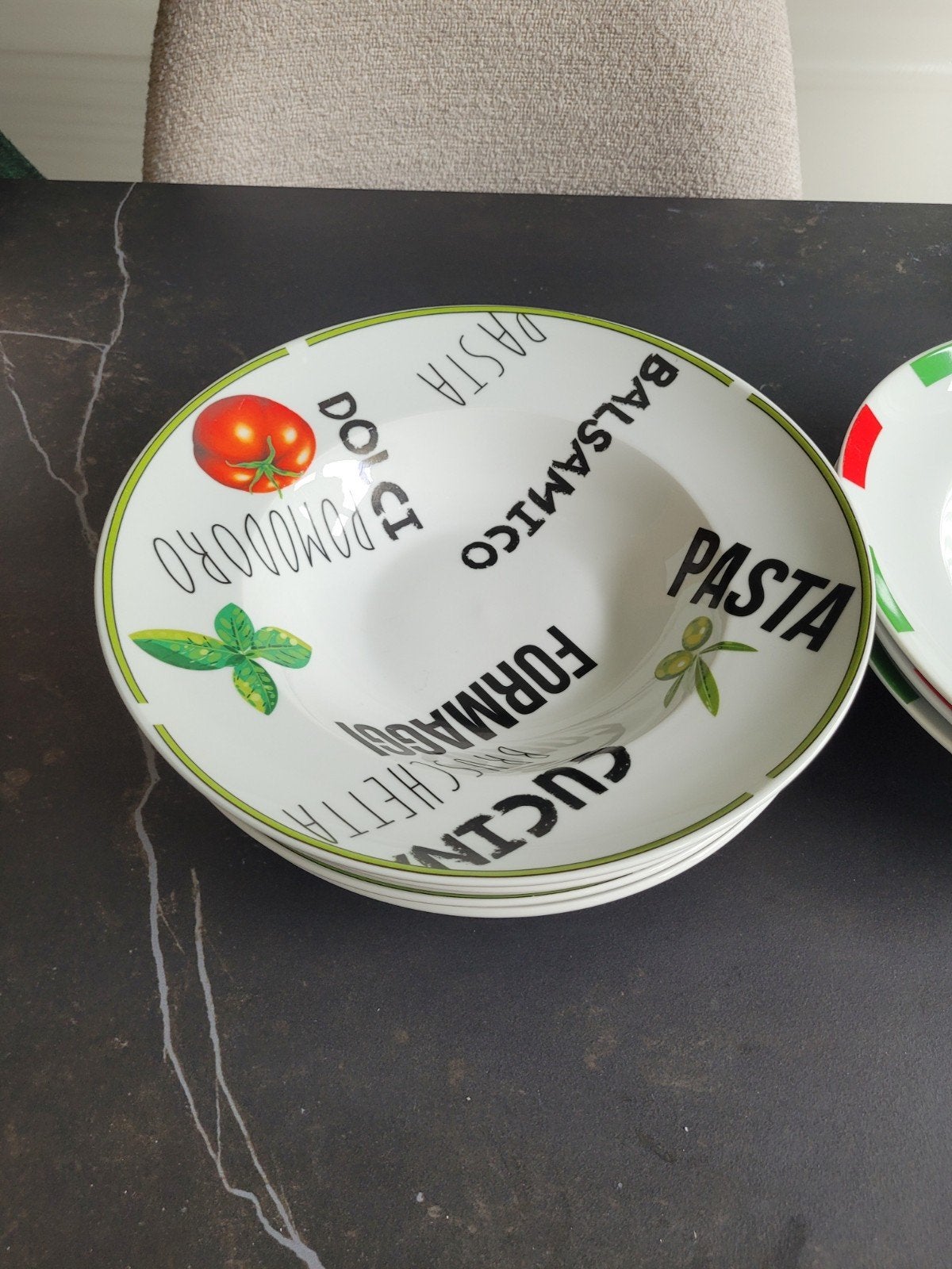 8 leuke diepe pasta borden, 2 designs, Ophalen, Gebruikt, Keramiek, Bord(en)