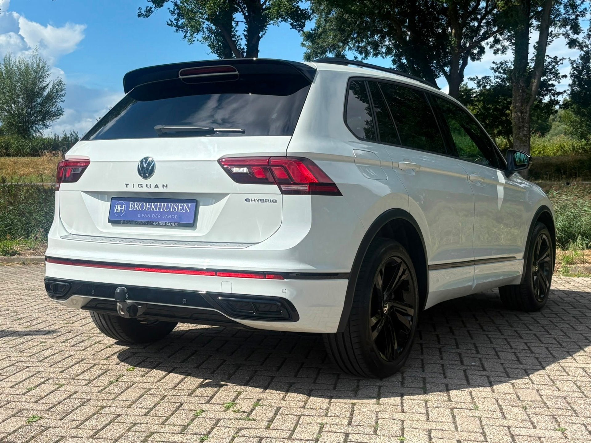 Volkswagen TIGUAN 1.4 TSI eHybrid R-Line Business+ 245pk Tre, Alcantara, Wit, Hybride Elektrisch/Benzine, SUV of Terreinwagen