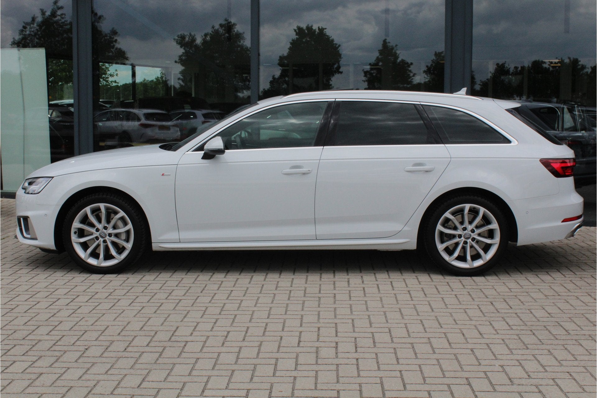 Audi A4 Avant 45 TFSI 245pk S-Line Edition PANO ACC LEER LED, 15 km/l, Gebruikt, 4 cilinders, A4