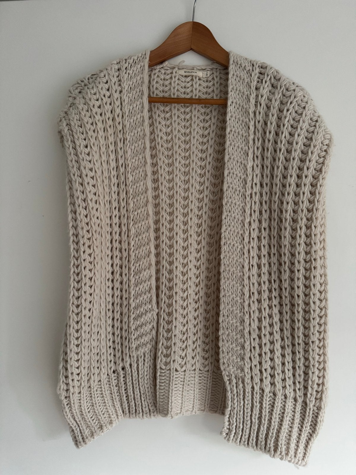 Mouwloos gebreid vest van Revelation, maat M-L, Ophalen of Verzenden, Zo goed als nieuw, Maat 38/40 (M), Beige