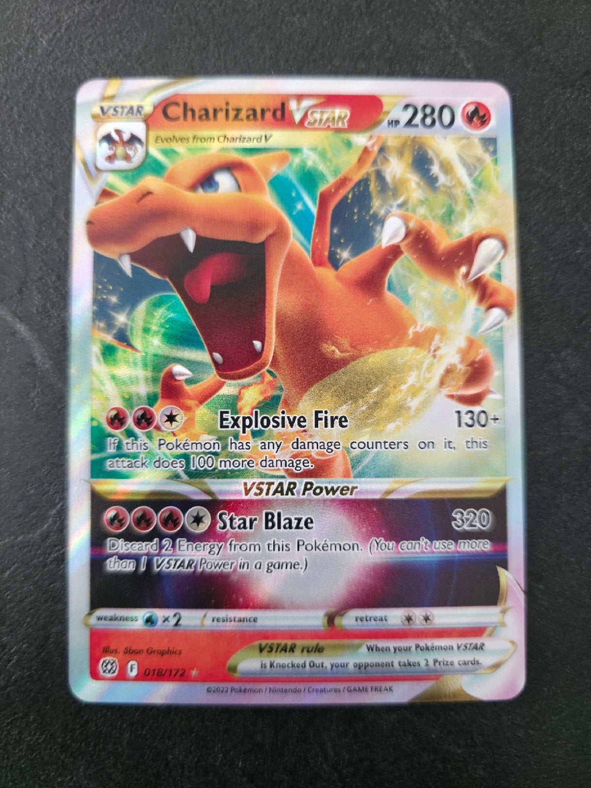 Charizard Vstar BRS 018, Hobby en Vrije tijd, Ophalen of Verzenden, Zo goed als nieuw