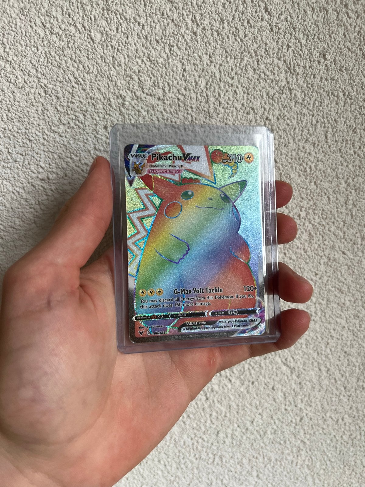 Pikachu VMAX Rainbow Rare 188/185 Pokémon Kaart, Hobby en Vrije tijd, Verzamelkaartspellen | Pokémon, Ophalen of Verzenden, Zo goed als nieuw