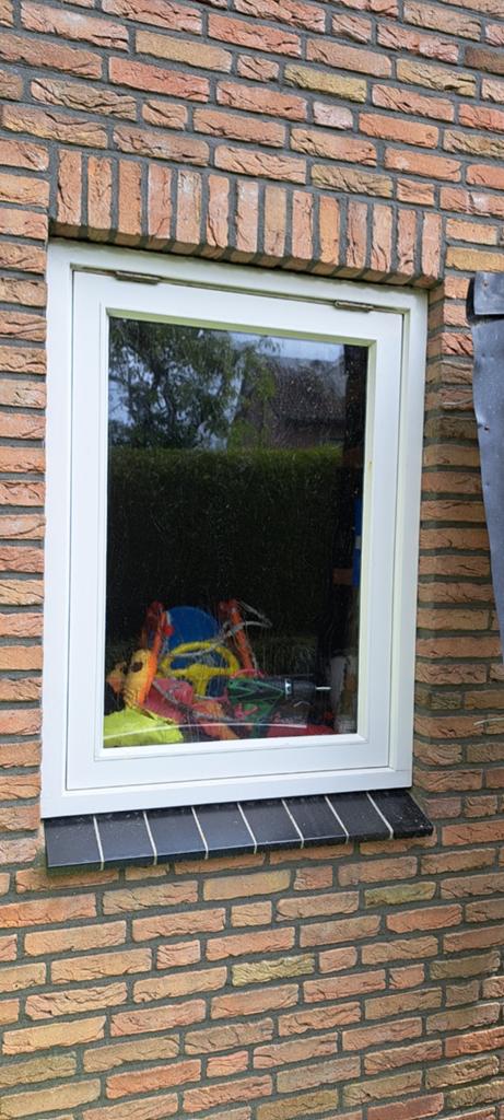 Raamkozijn | Houten kozijn met glas | Uitzetraam+vensterbank, Doe-het-zelf en Verbouw, Glas en Ramen, Ophalen, Gevelraam of Ruit
