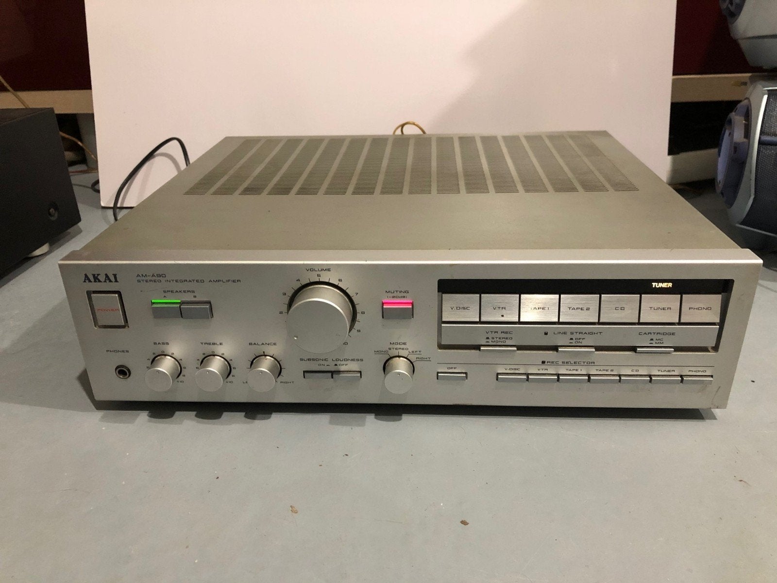 Gezocht Akai AM-A90, Audio, Tv en Foto, Ophalen of Verzenden, Minder dan 60 watt, Overige merken