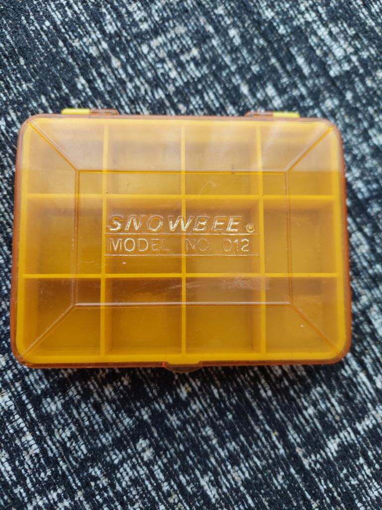 Snowbee Vliegendoosje Model 012 - Geel (10x8x2 cm), Watersport en Boten, Ophalen of Verzenden, Gebruikt, Overige typen