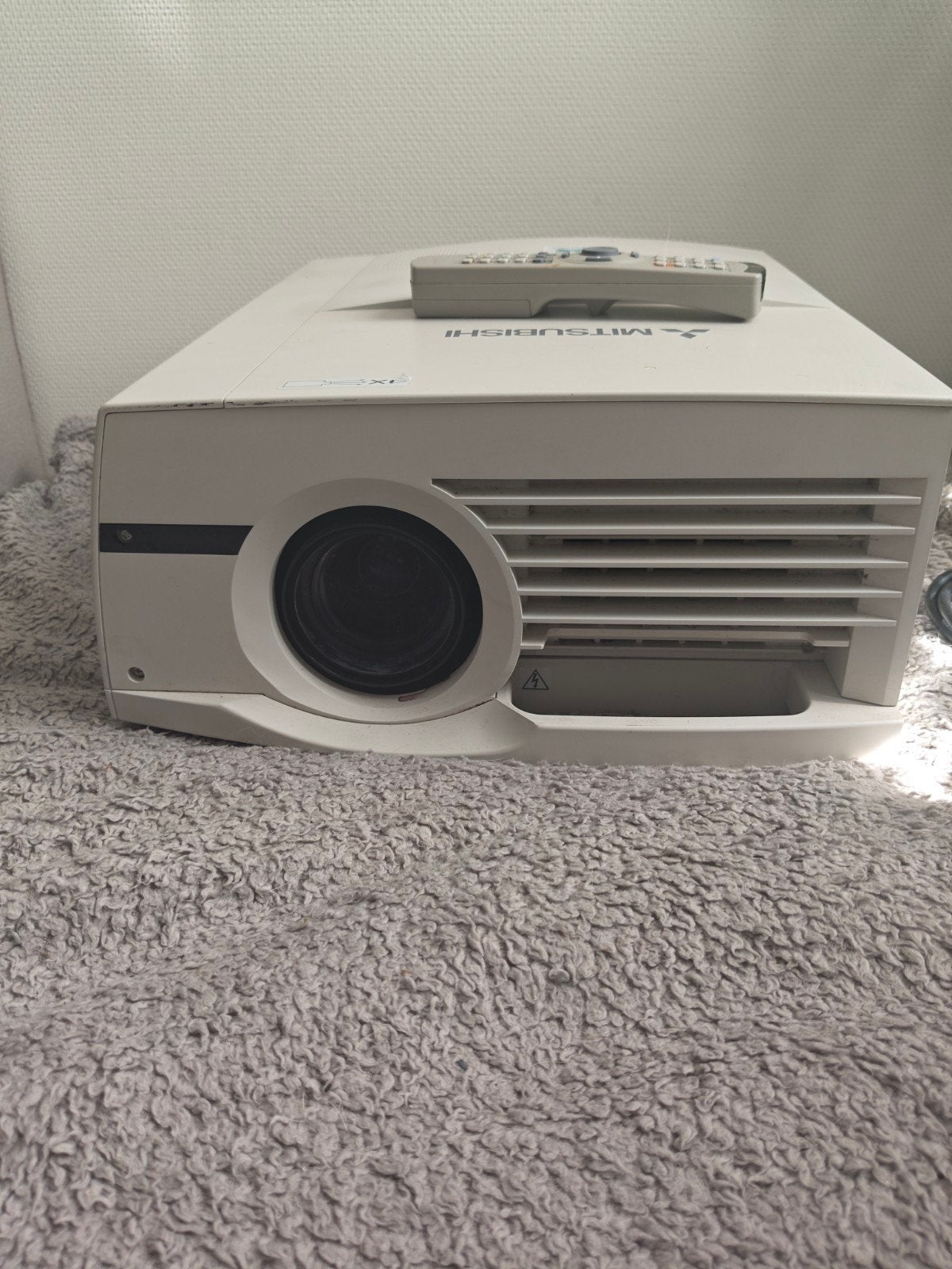 Mitsubishi beamer FL6900U LCD Projector - Professional, Ophalen, Gebruikt, LCD, Mitsubishi