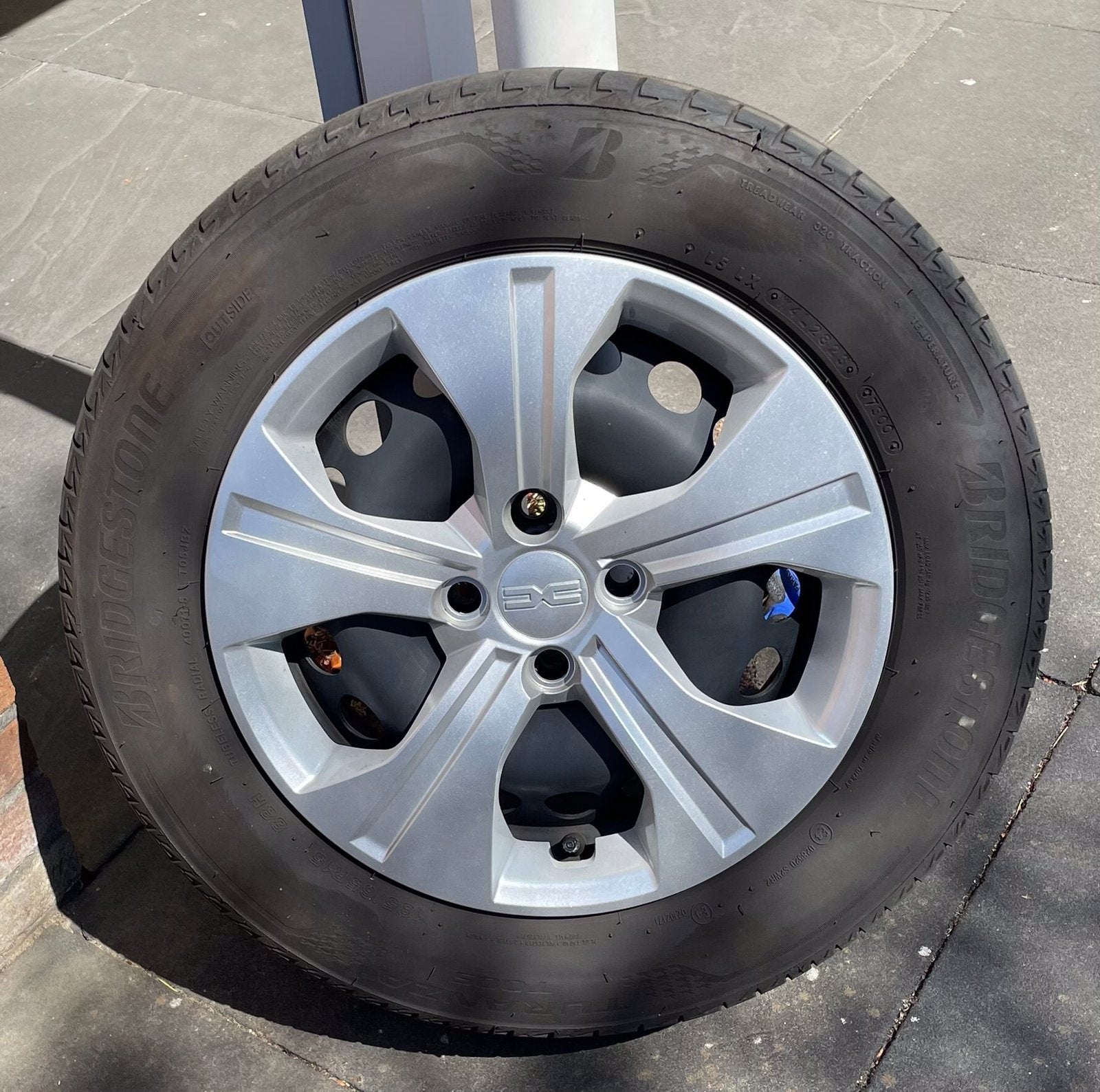 4x Bridgestone banden met velgen. Dacia Sandero (okt 2023), Ophalen, Gebruikt