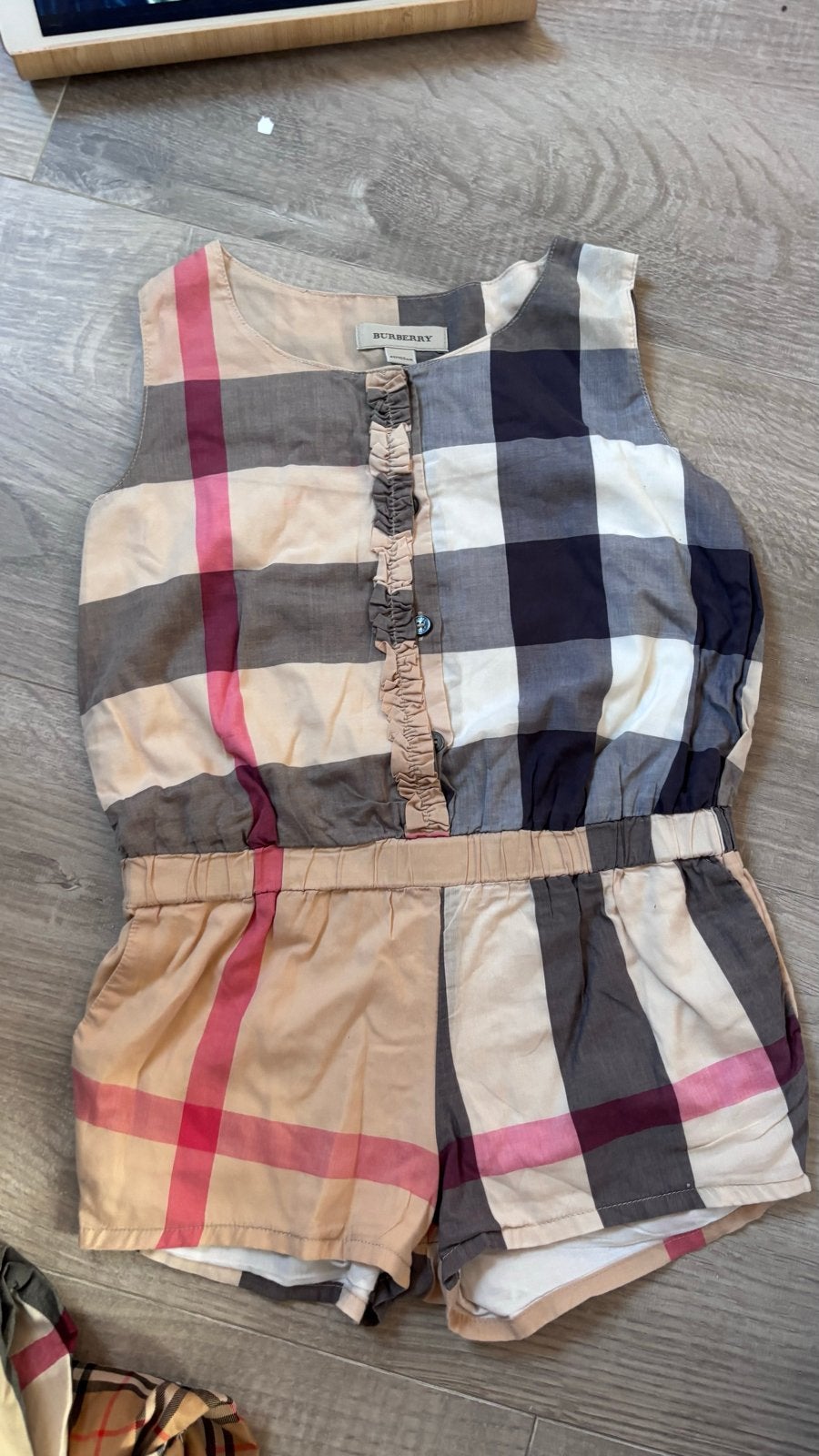 Burberry geruite playsuit maat 104, Kinderen en Baby's, Kinderkleding | Maat 104, Ophalen, Zo goed als nieuw, Meisje, Jurk of Rok