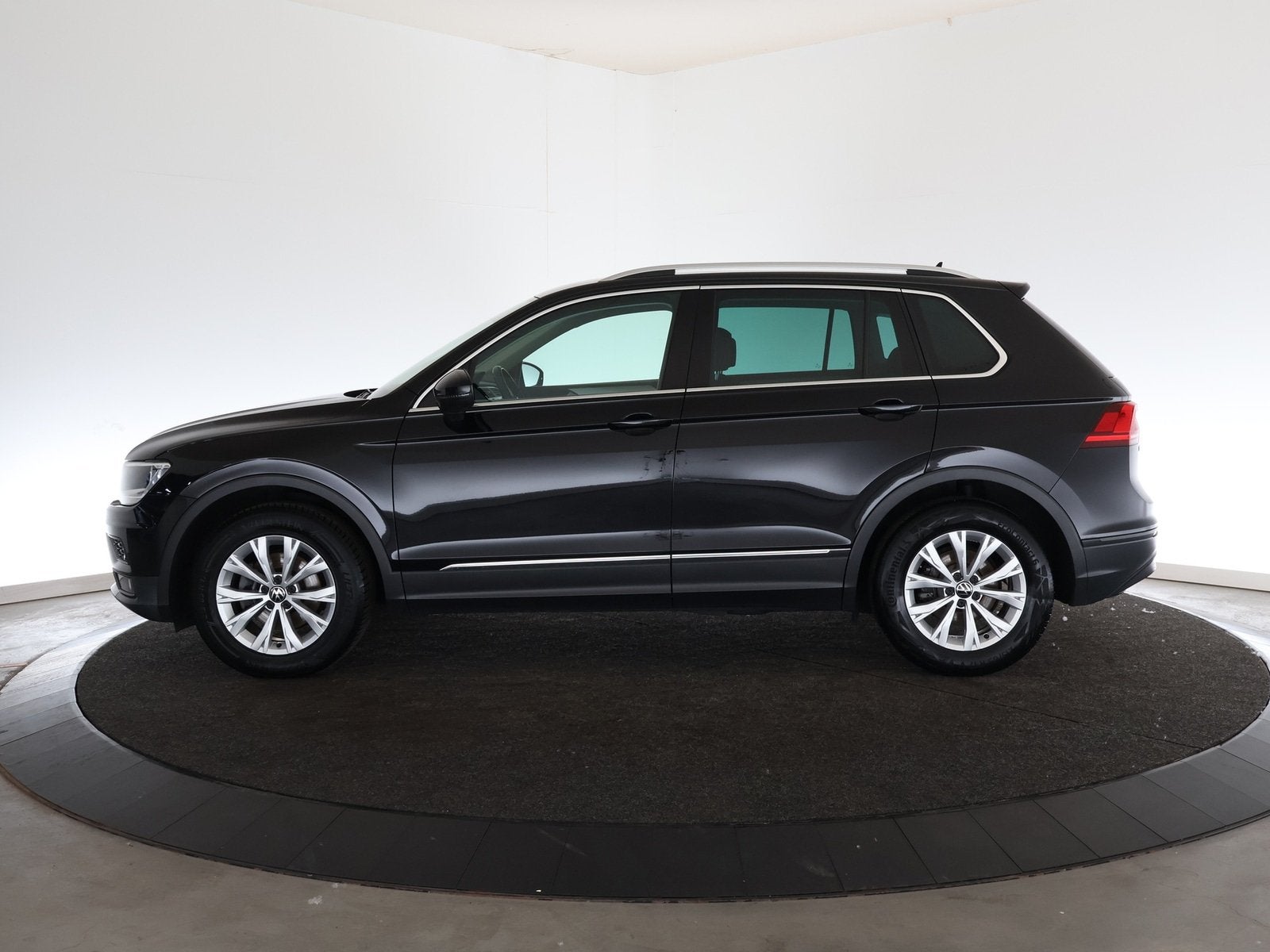 Volkswagen Tiguan 1.5 TSI ACT Comfortline Business, Auto's, Automaat, Stof, 4 cilinders, 150 pk