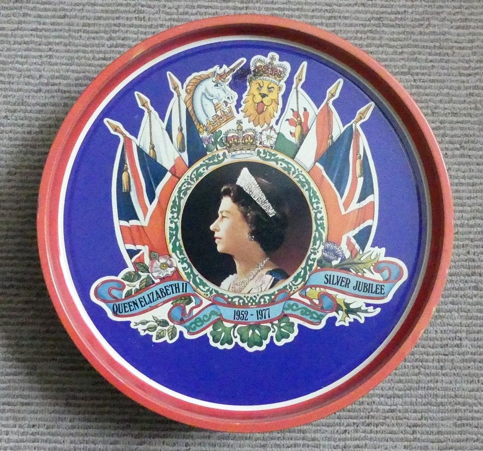Queen Elizabeth II silver jubilee blik grote trommel 1977, Ophalen of Verzenden, Gebruikt, Buitenland, Overige typen