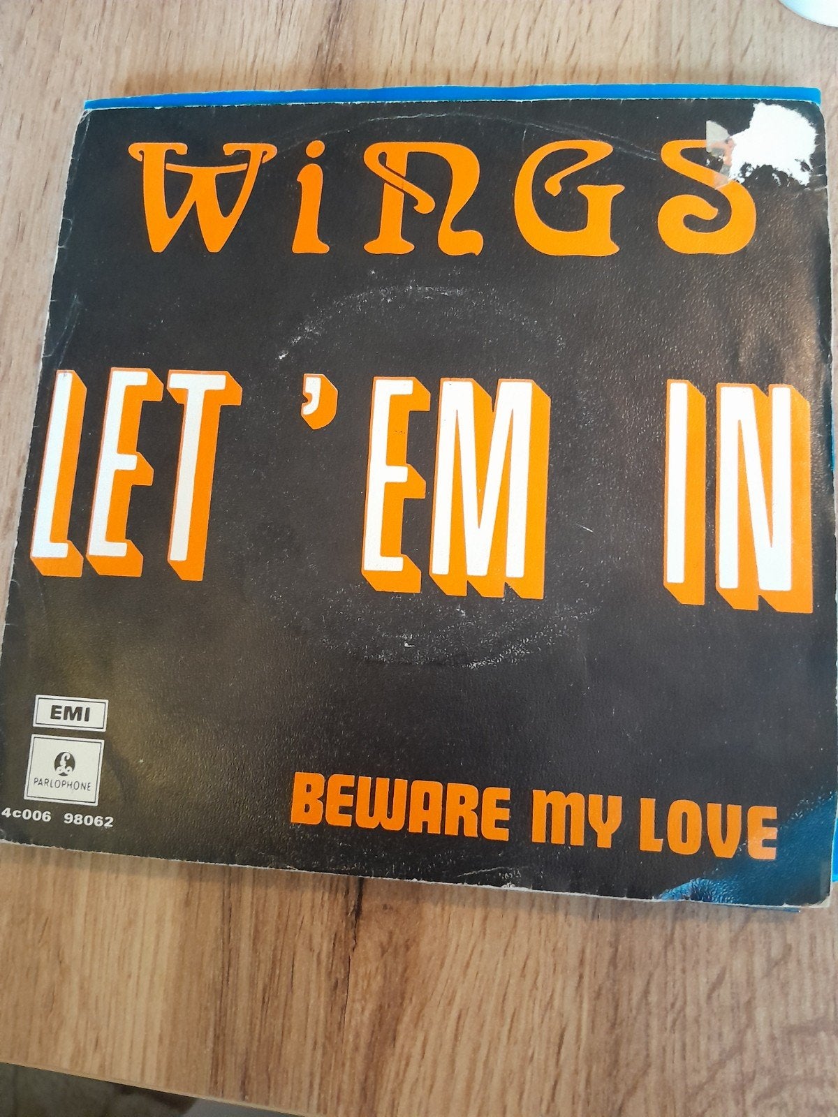 wings 7 inch let,em in, Ophalen of Verzenden, Zo goed als nieuw, Pop