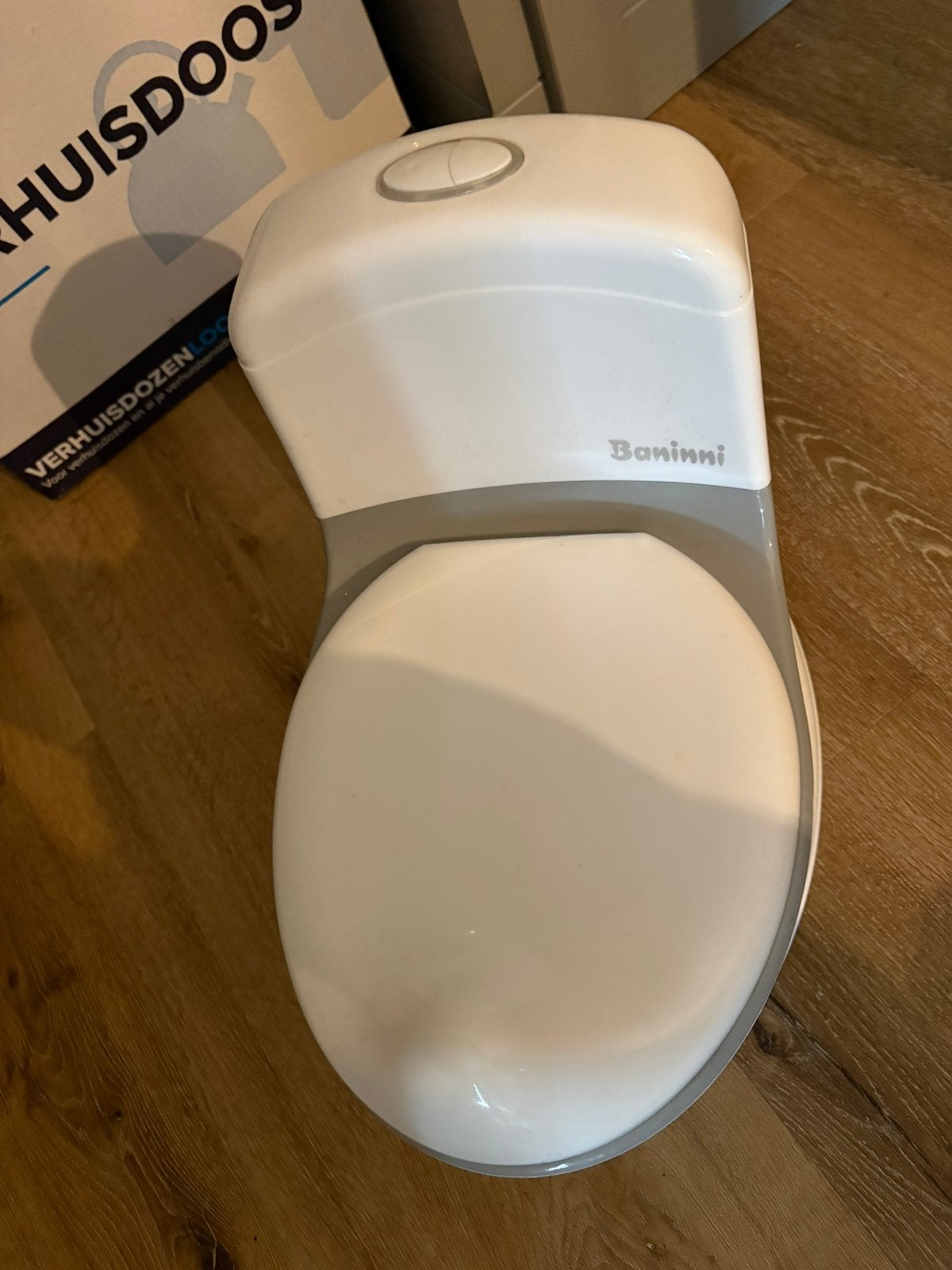 Verzameling kinder spullen., Ophalen