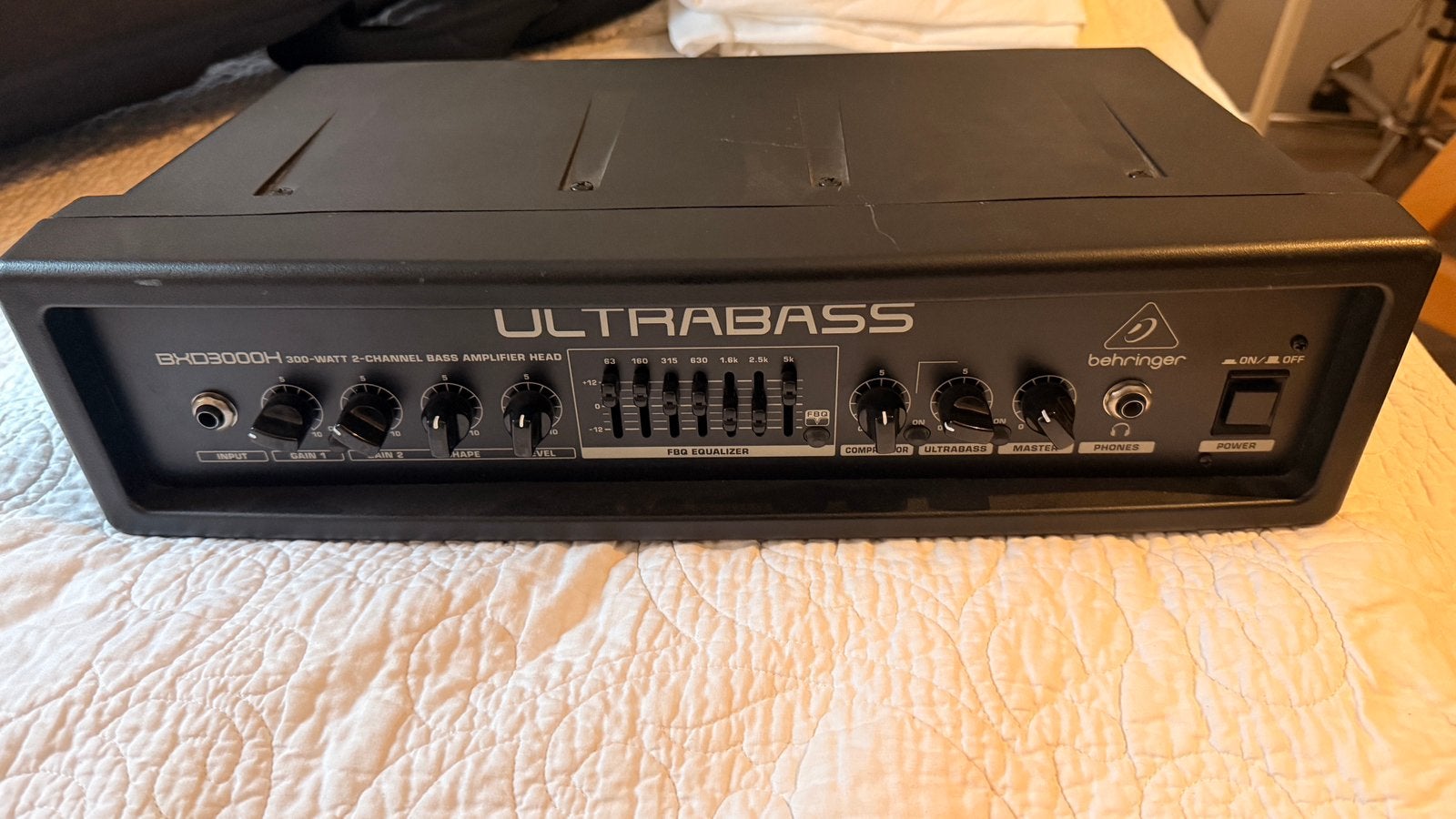 BEHRINGER ULTRABASS BXD3000H basversterker, Ophalen of Verzenden, Zo goed als nieuw, Basgitaar, 100 watt of meer