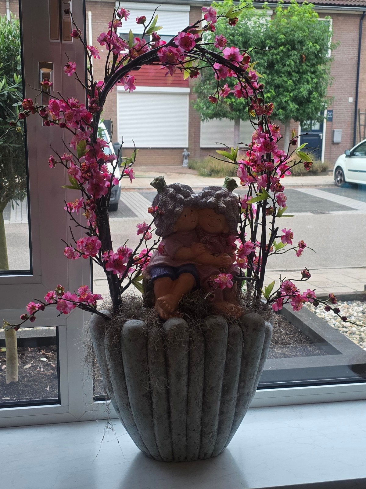 stenen vaas met opmaak, Ophalen, Meerkleurig, Overige stijlen, Zo goed als nieuw