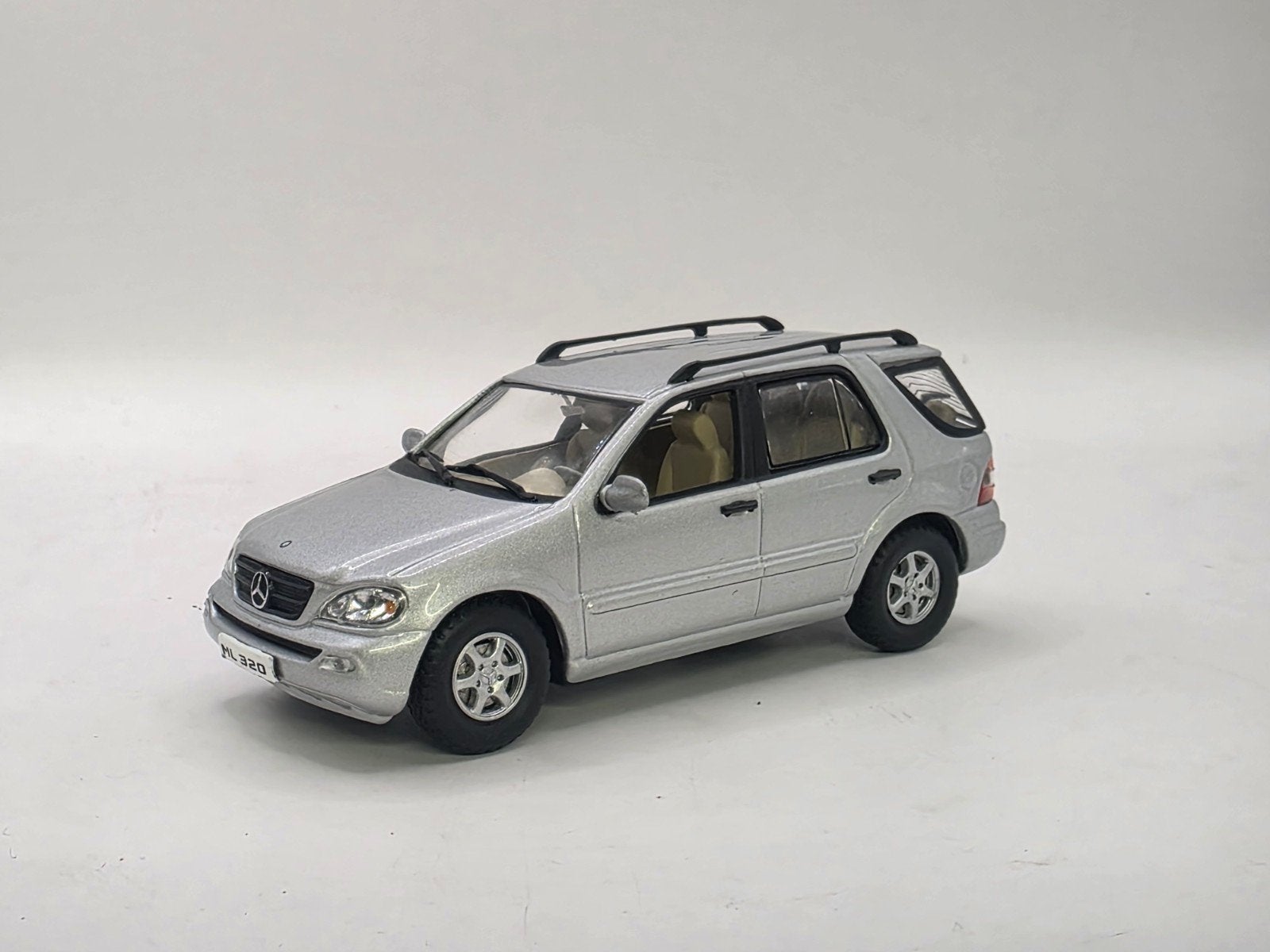 Mercedes ml 320, Hobby en Vrije tijd, Ophalen of Verzenden, Zo goed als nieuw, Auto, Schuco