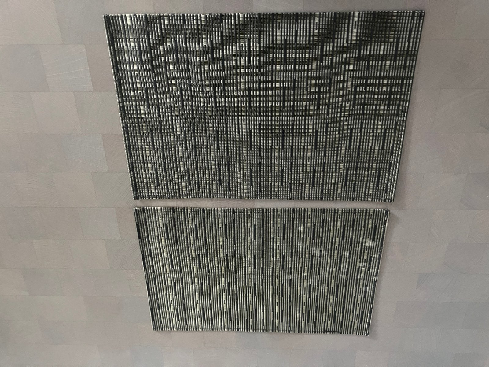 Set van 2 placemats, zwart/goud gestreept, Gebruikt, Meerkleurig, Ophalen of Verzenden, Modern