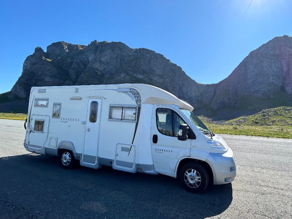 Camper | Roller Team Granduca Garage P uit 2012 | 77.600km, Auto's, Overige Auto's, 4 stoelen, Leder en Stof, Wit, Diesel