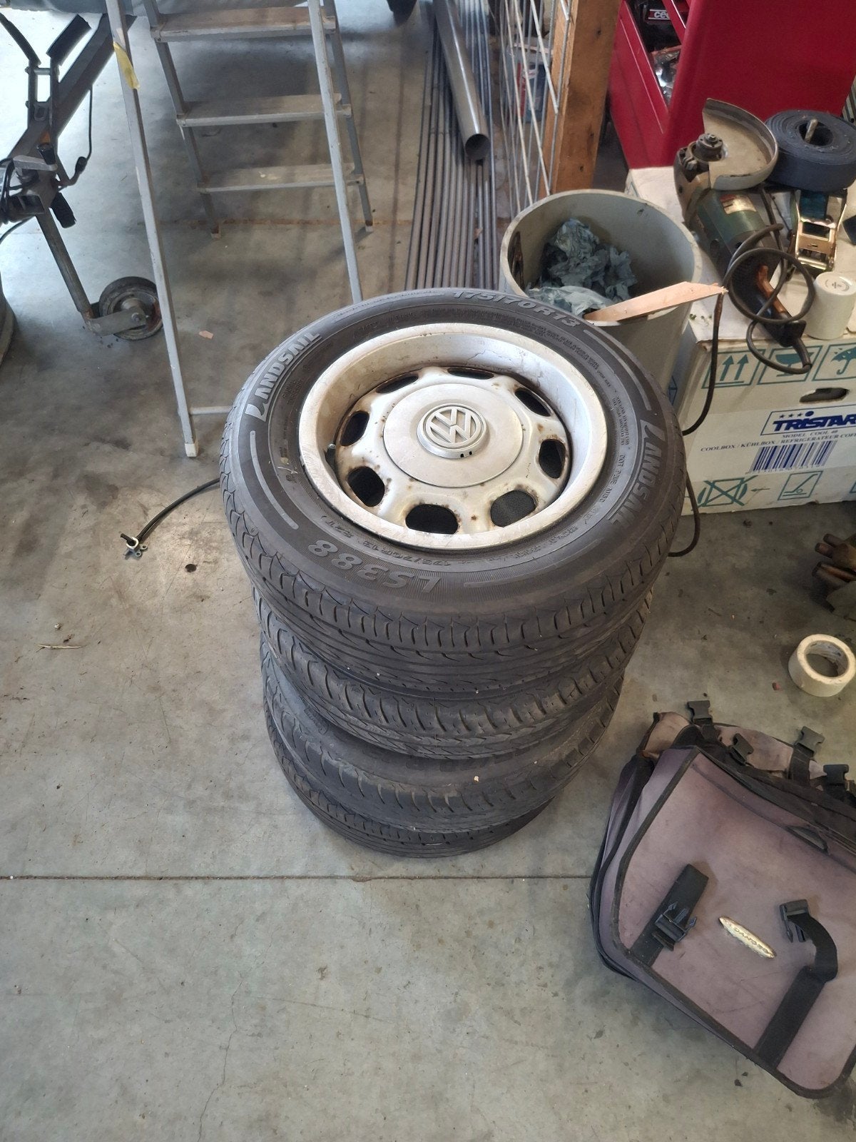 Staalsetje golf mk3 13 inch voor 20 euro, Auto-onderdelen, Ophalen, Zomerbanden