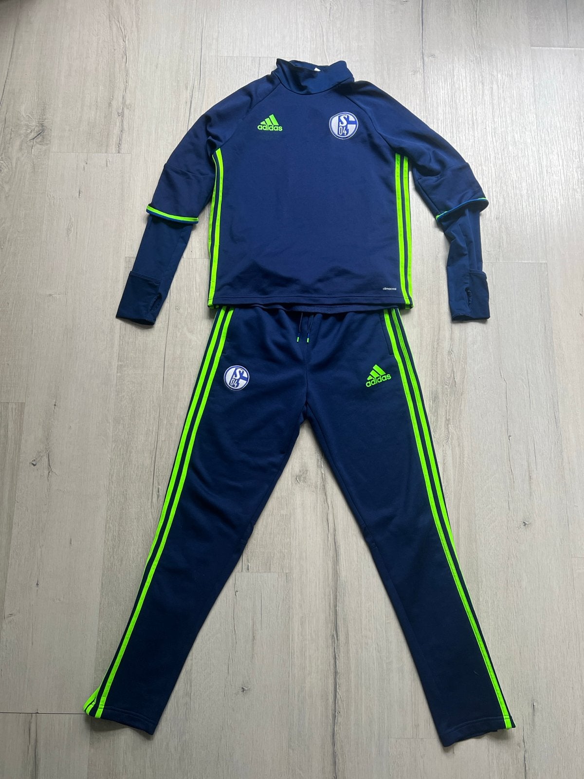 Schalke 04 Adidas trainingspak maat 164 blauw, Kinderen en Baby's, Kinderkleding | Maat 164, Ophalen of Verzenden, Zo goed als nieuw