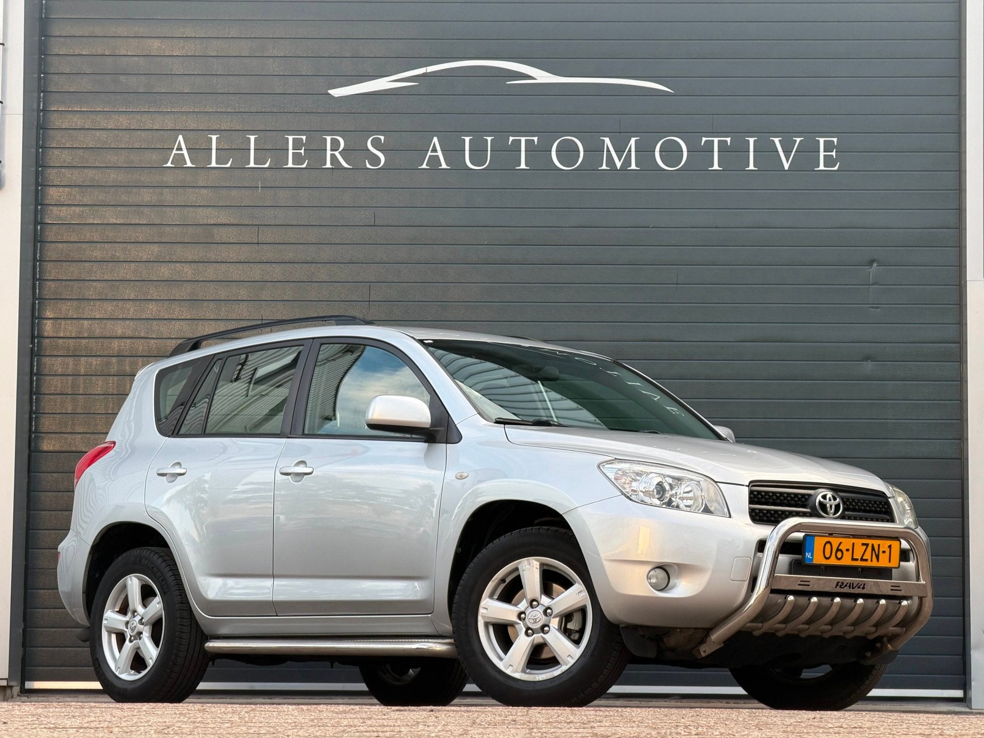 Toyota RAV4 2.0 VVTi Linea Sol|AUTOMAAT|CRUSE|AIRCO, 1998 cc, Stof, Gebruikt, Zwart