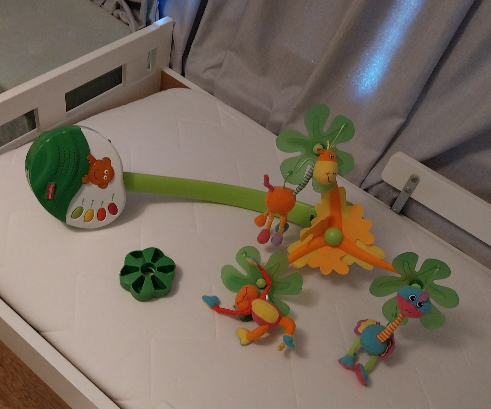 TinyLove Mobiel Baby - Diverse Muziekjes & Stil Draaien, Ophalen, Gebruikt, Mobiel, Met geluid