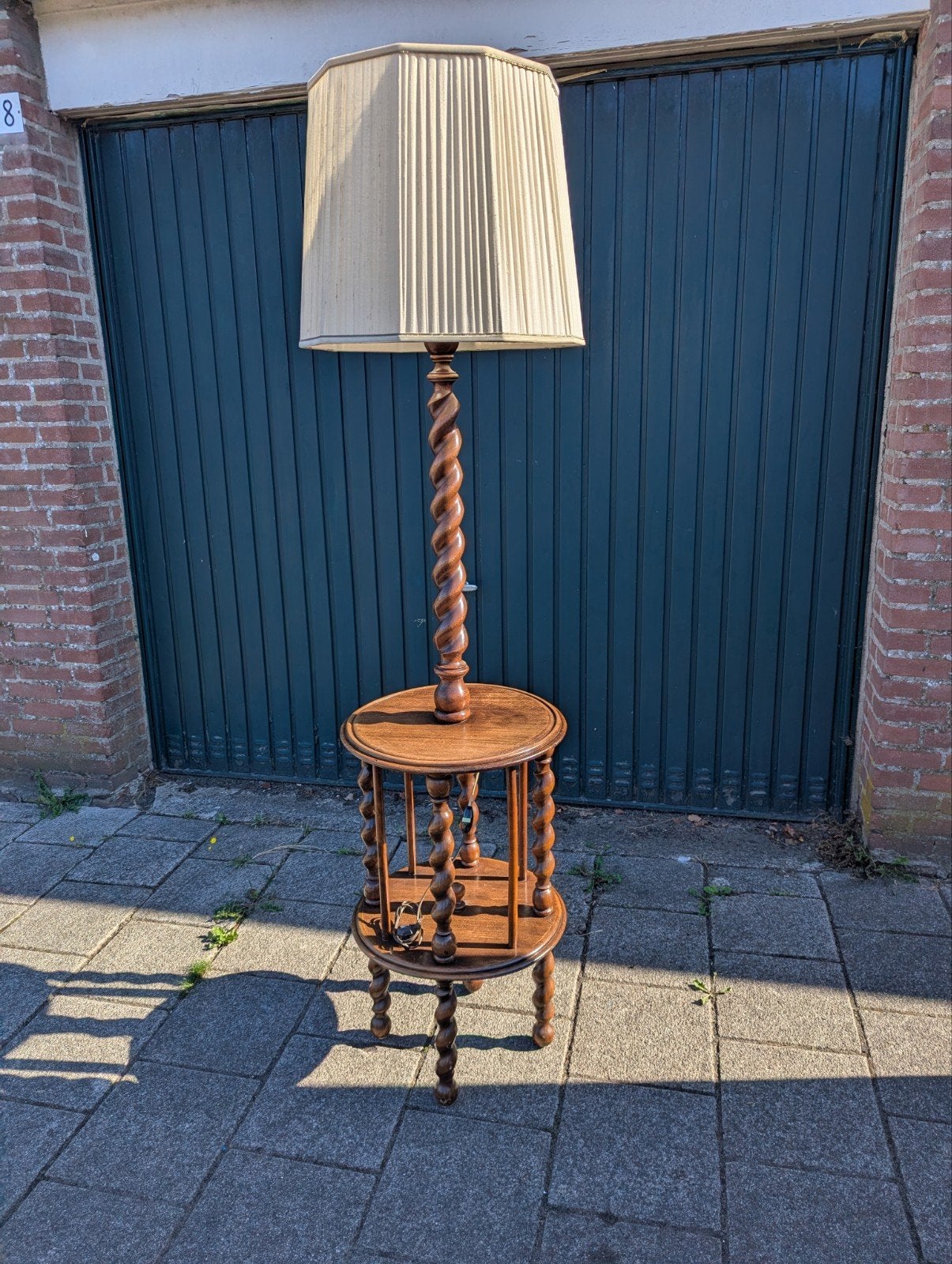 sta lamp met tafel notenhout, Ophalen