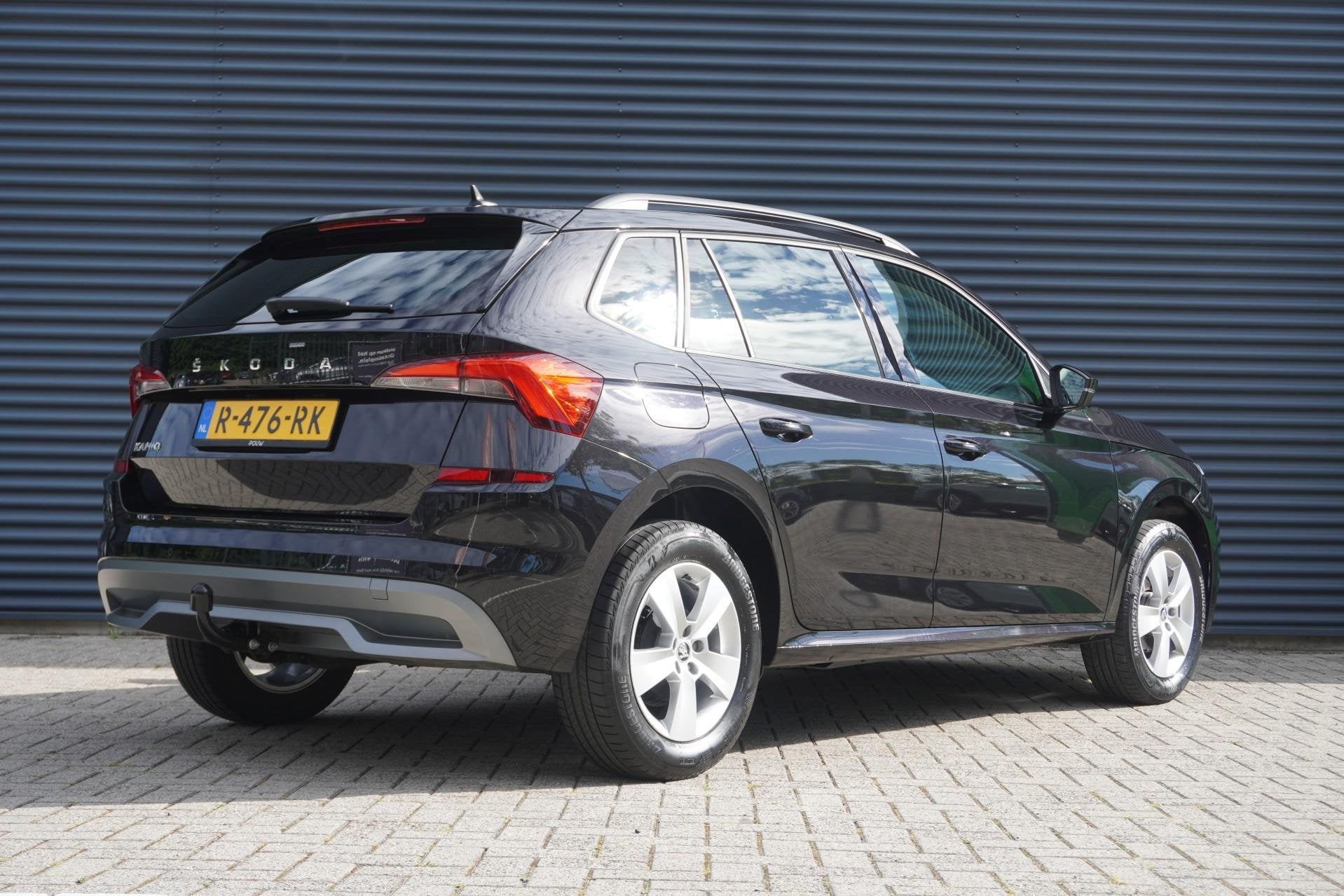 Skoda Kamiq 1.0 TSI 110pk Ambition | Trekhaak | SmartLink |, Auto's, 12 maanden, Stof, Gebruikt, 620 kg