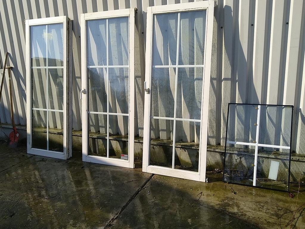 Deuren (3x buiten) en 1 nieuwe ruit dubbel glas, Doe-het-zelf en Verbouw, Kozijnen en Schuifpuien, Ophalen of Verzenden, Hout
