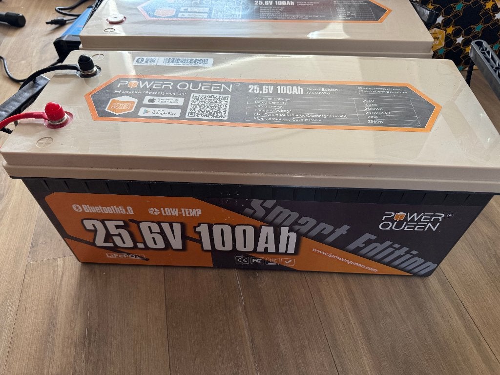 Powerqueen accu 25,6V 100AH LiFe(PO 4), Ophalen, Gebruikt