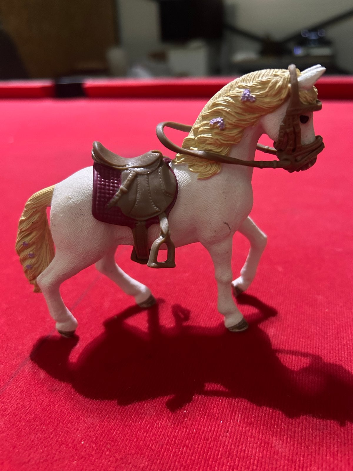 Schleich paard met zadel en hoofdstel, Ophalen of Verzenden, Zo goed als nieuw, Jongen of Meisje