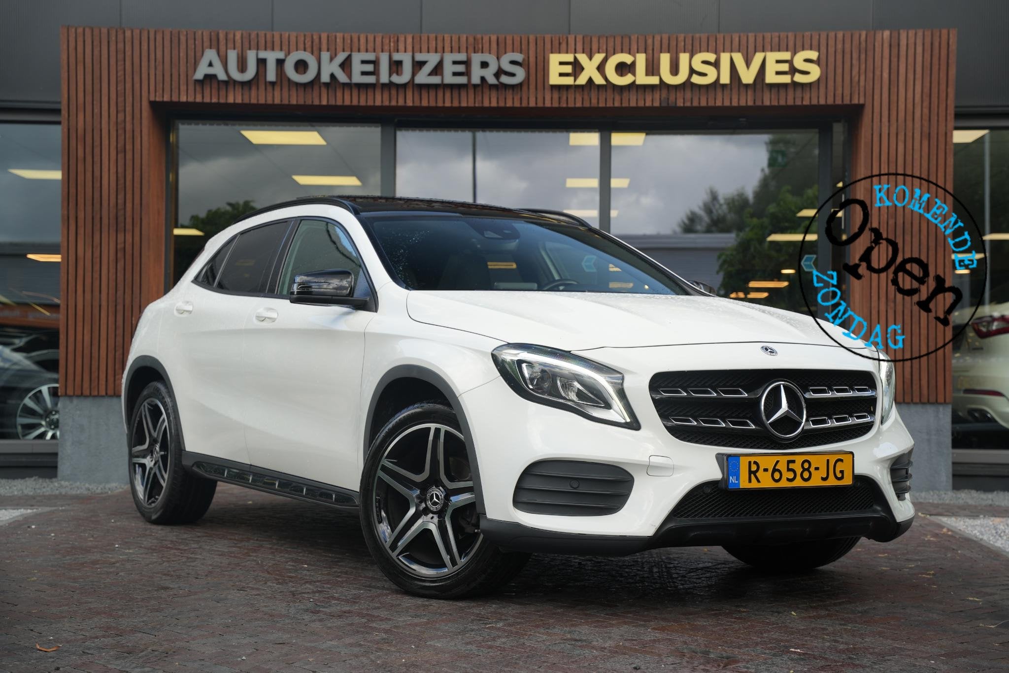 Mercedes-Benz GLA-klasse 200 Premium Plus AMG Panoramadak Ca, Auto's, 15 km/l, Gebruikt, 715 kg, Leder en Stof