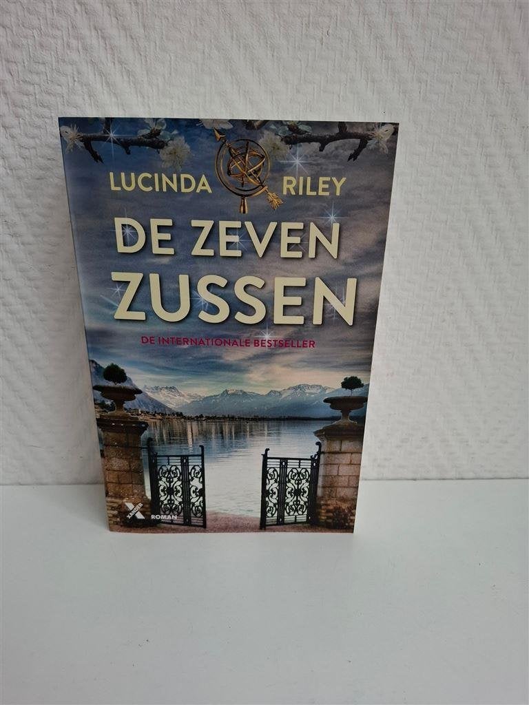 Lucinda Riley, De zeven zussen, ISBN 9789401609371, Boeken, Verzenden, Zo goed als nieuw