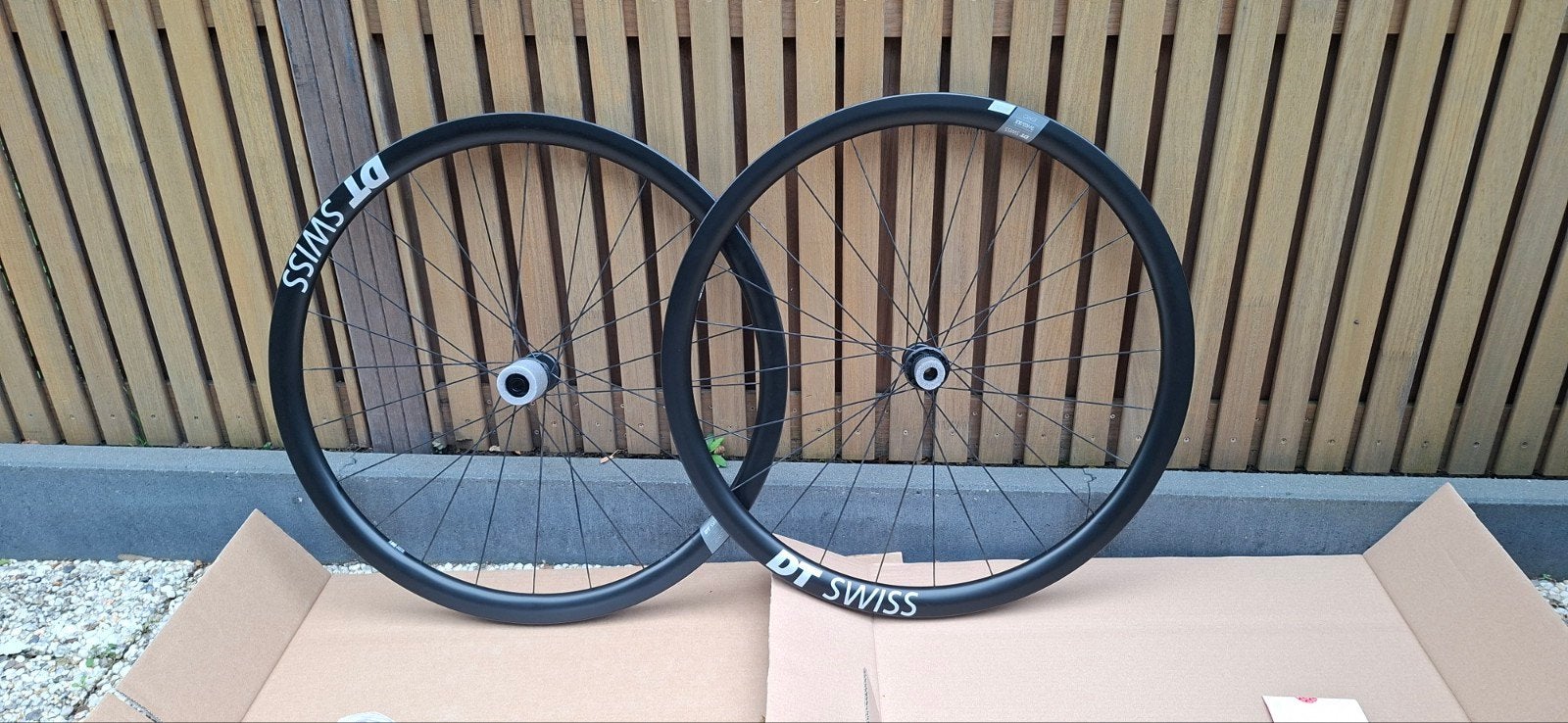 DT Swiss ERC 1600 DICUT 35 Wielset - Nieuw in doos, Fietsen en Brommers, Overige merken, 28 inch, Carbon, Nieuw