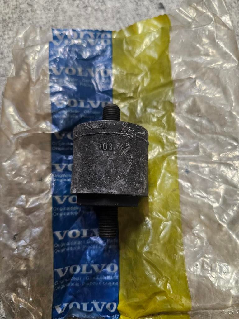NOS Volvo 340/66 voorste motorrubber, Ophalen, Nieuw, Volvo