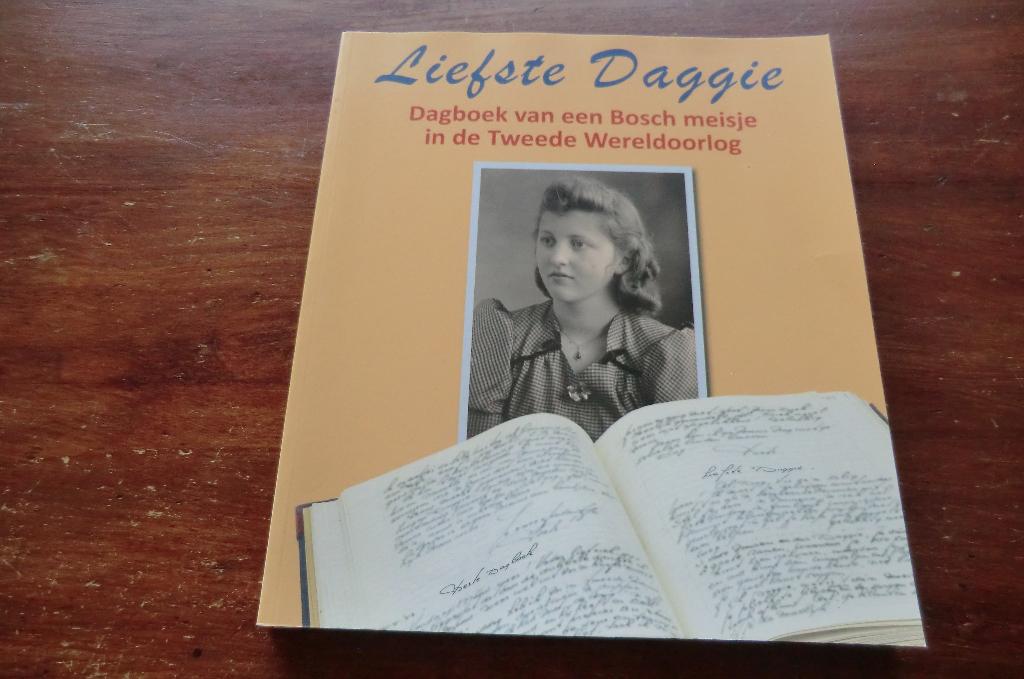 boek - Liefste Daggie / dagboek Bosch meisje WO2, Den Bosch, Boeken, Geschiedenis | Stad en Regio, Ophalen of Verzenden, 20e eeuw of later