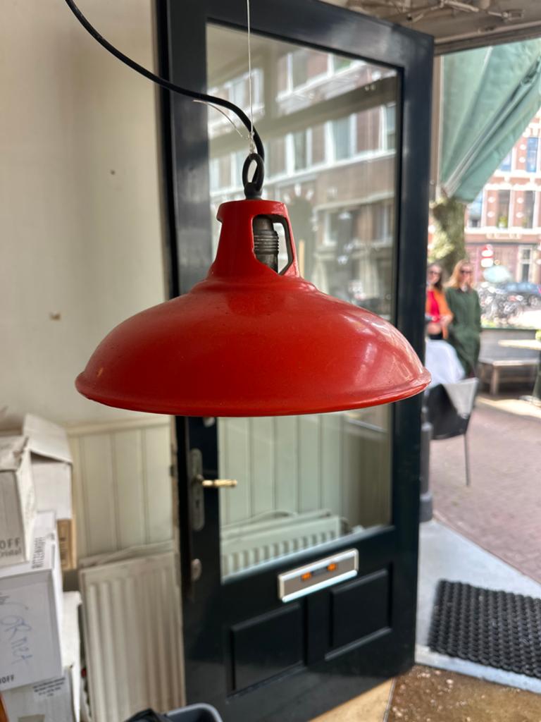 Vintage rode industriële hanglamp, Antiek en Kunst, Antiek | Lampen, Ophalen of Verzenden