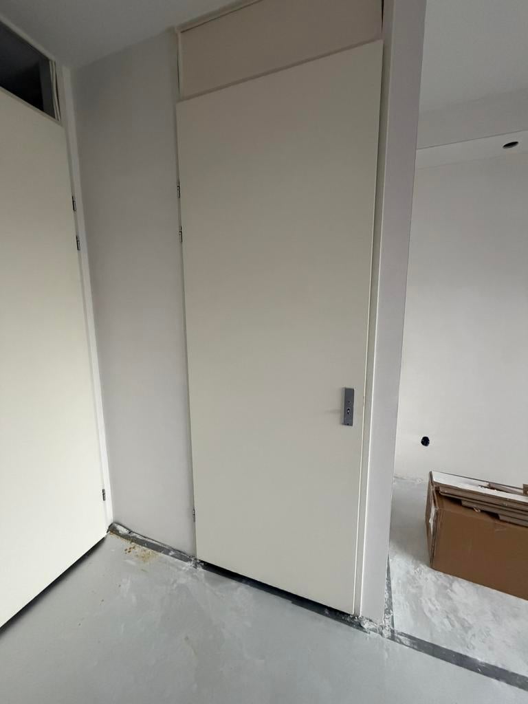 Deur met slot, Doe-het-zelf en Verbouw, Deuren en Horren, Ophalen, Zo goed als nieuw, Binnendeur, 215 cm of meer