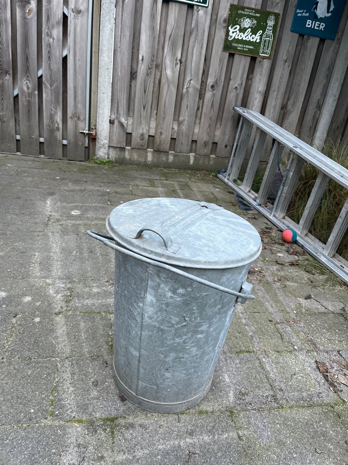 Zinken vuilnisbak - Zeer goede staat met kleine imperfectie, Ophalen of Verzenden